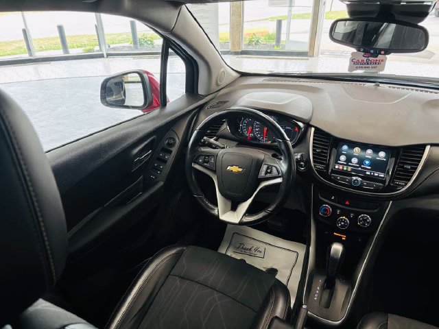 Used 2019 Chevrolet Trax LT w/ LT Convenience Package FWD image 45