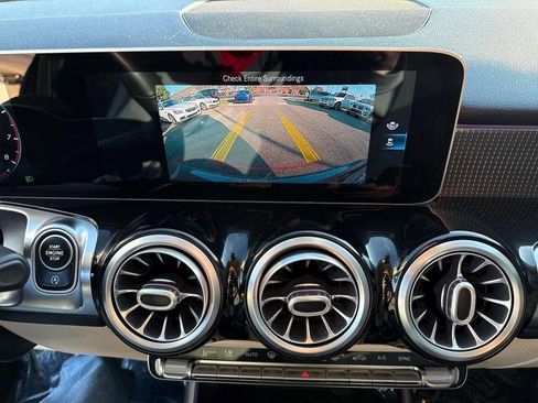 Used 2020 Mercedes-Benz GLB 250 image 27