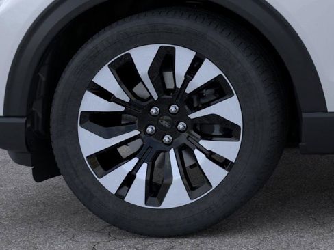 New 2026 Ford Explorer Platinum w/ LUX Leather Package image 19