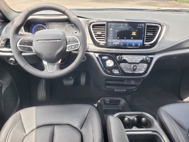 New 2027 Chrysler Pacifica Select AWD/4WD image 16