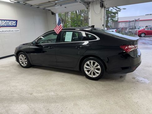 Used 2020 Chevrolet Malibu LT w/ Leather Package FWD image 3