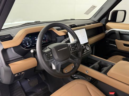 New 2026 Land Rover Defender 110 X-Dynamic SE AWD/4WD image 4