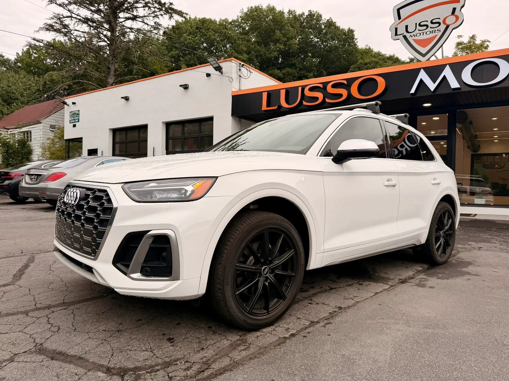 Used 2023 Audi SQ5 Premium Plus w/ Premium Plus Package AWD/4WD image 3