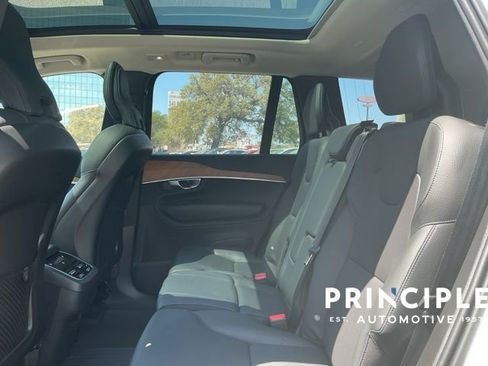 Certified 2025 Volvo XC90 B5 Plus w/ Protection Package Premier image 32