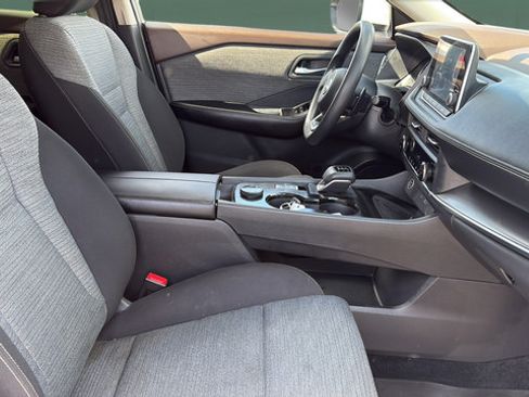 Used 2023 Nissan Rogue SV AWD/4WD image 29