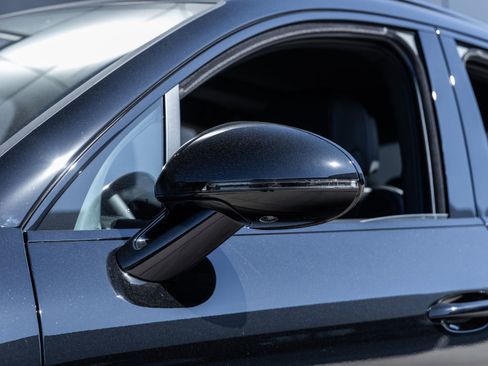 Certified 2026 Porsche Macan S AWD/4WD image 17