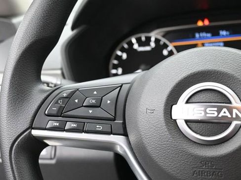 Used 2025 Nissan Altima 2.5 SV FWD image 21