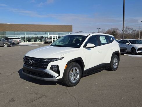 New 2026 Hyundai Tucson SE image 2