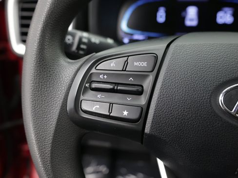 Used 2023 Hyundai Venue SE FWD image 19
