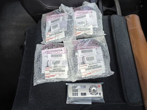 Used 2021 Toyota Sequoia Platinum image 24