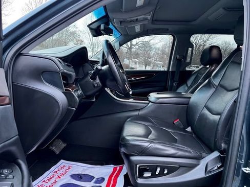Used 2019 Cadillac Escalade Premium Luxury AWD/4WD image 10