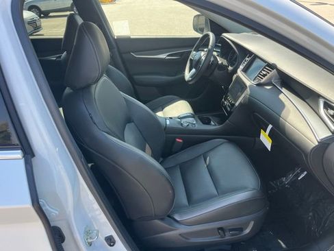 Certified 2025 INFINITI QX50 Luxe w/ Accent Package AWD/4WD image 10
