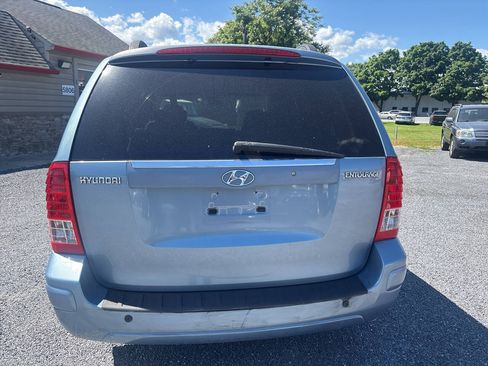 Used 2007 Hyundai Entourage Limited FWD image 8