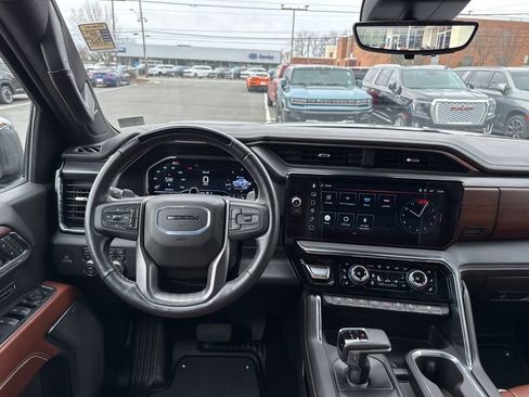 Used 2024 GMC Sierra 1500 Denali Ultimate image 15
