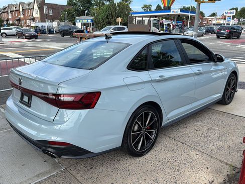Used 2025 Volkswagen Jetta GLI Autobahn FWD image 7