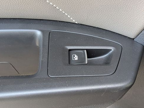 Used 2023 Volkswagen Atlas Cross Sport SE w/ Panoramic Sunroof Package image 28