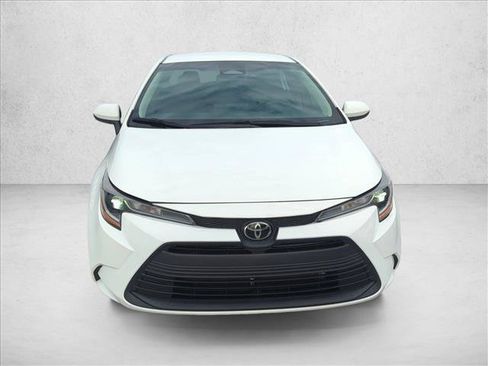 Used 2024 Toyota Corolla LE FWD image 2