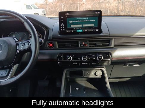 Used 2024 Honda Pilot TrailSport image 17