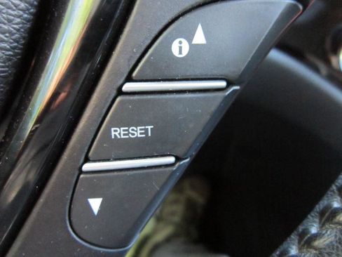 Used 2016 Honda Pilot Touring image 37