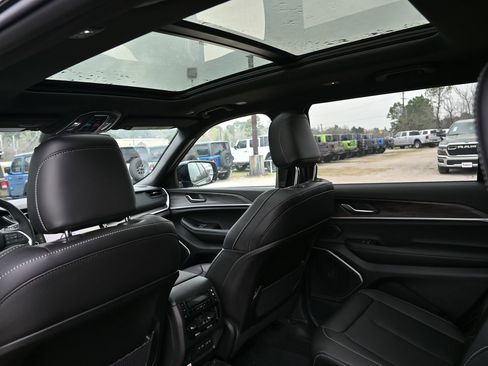 New 2026 Jeep Grand Cherokee L Limited image 21