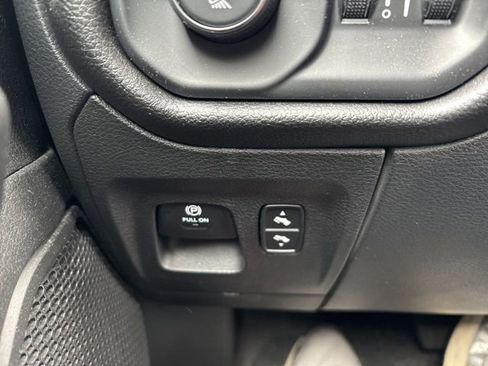 Used 2025 RAM 1500 Big Horn AWD/4WD image 16