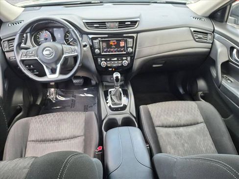 Used 2020 Nissan Rogue SV FWD image 17