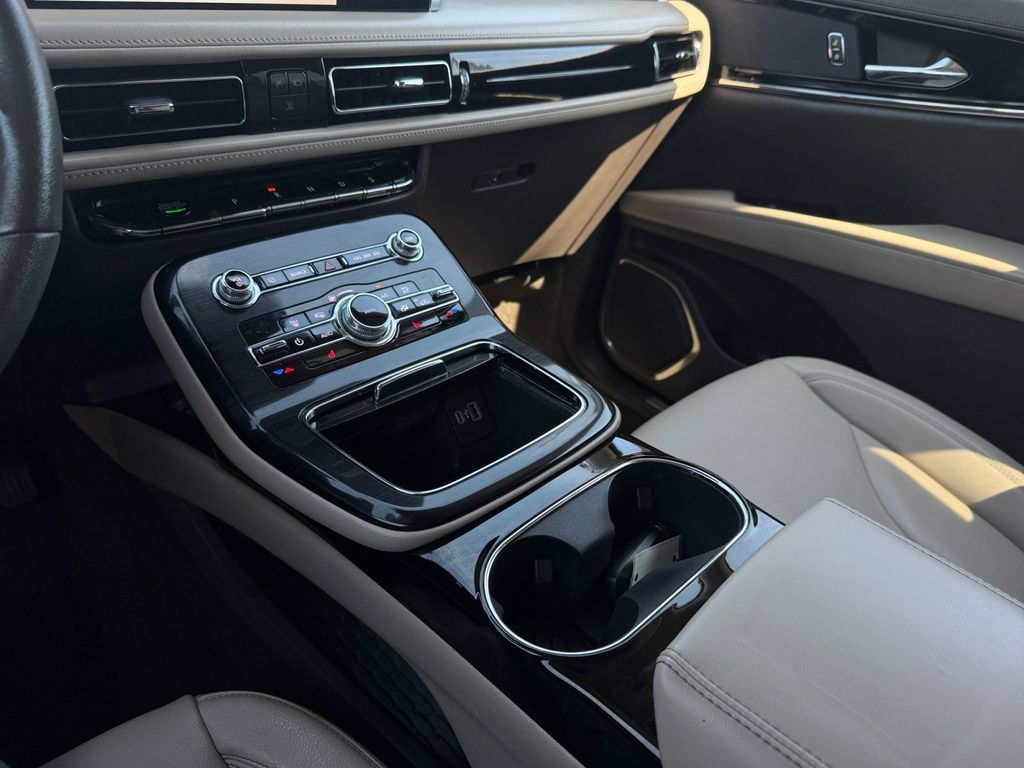 Used 2022 Lincoln Nautilus AWD w/ Premium Package image 28