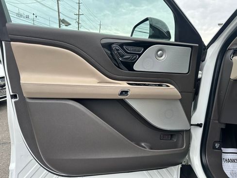 Used 2020 Lincoln Aviator Reserve w/ Equipment Group 202A image 11