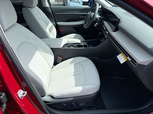 New 2026 Hyundai Sonata Limited FWD image 28