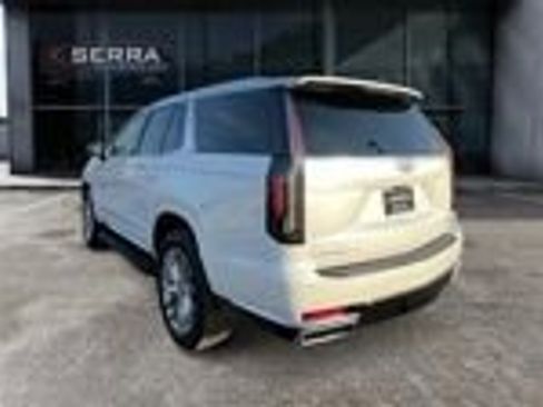Used 2023 Cadillac Escalade Premium Luxury image 3