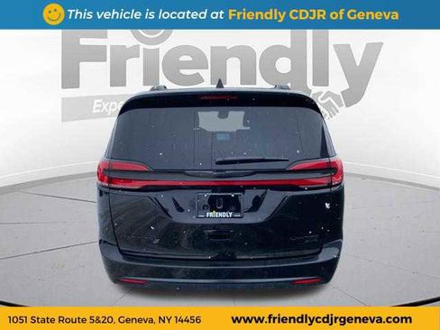 New 2026 Chrysler Pacifica Limited w/ S Appearance Package image 6