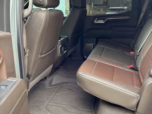 Used 2025 GMC Sierra 1500 Denali w/ Denali Reserve Package AWD/4WD image 2