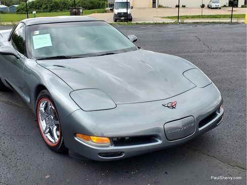 Used 2004 Chevrolet Corvette Coupe RWD image 6