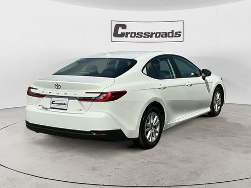 Used 2025 Toyota Camry LE FWD image 5