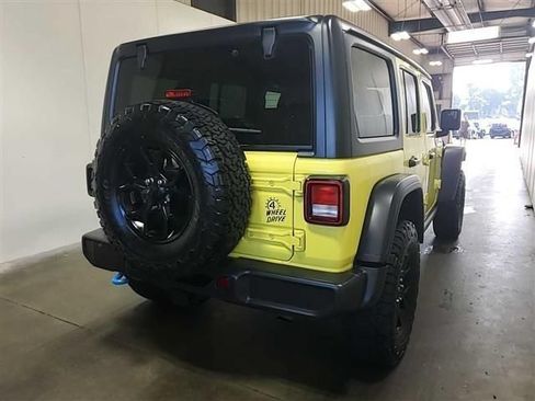 Used 2024 Jeep Wrangler Unlimited AWD/4WD image 2