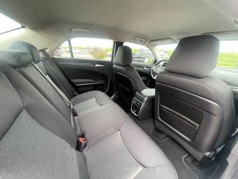 Used 2019 Chrysler 300 Touring w/ Driver Convenience Group AWD/4WD image 15