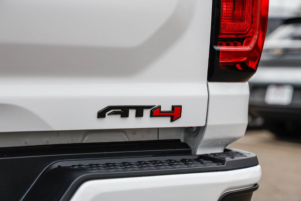 Used 2024 GMC Canyon AT4 w/ AT4 Premium Package AWD/4WD image 20