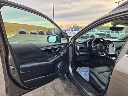 Used 2022 Subaru Outback Limited image 11