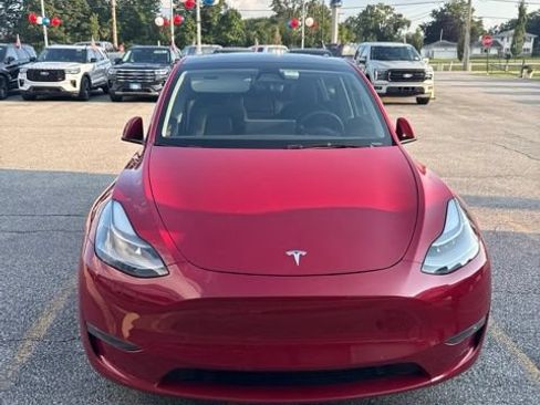 Used 2023 Tesla Model Y Long Range AWD/4WD image 2