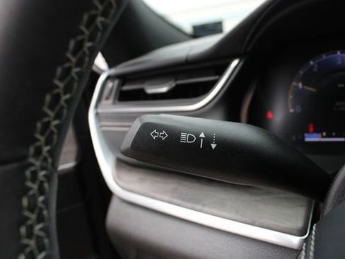 Used 2023 Jeep Grand Cherokee Overland AWD/4WD image 12