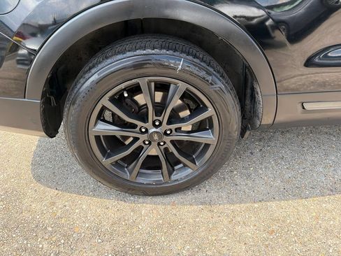Used 2017 Ford Explorer XLT w/ Equipment Group 202A FWD image 22