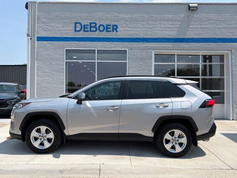 Used 2021 Toyota RAV4 XLE w/ XLE Grade Weather Package AWD/4WD image 2