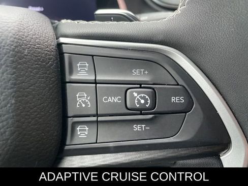 Used 2024 Jeep Grand Cherokee Altitude image 12