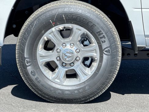New 2026 RAM 3500 Big Horn AWD/4WD image 24