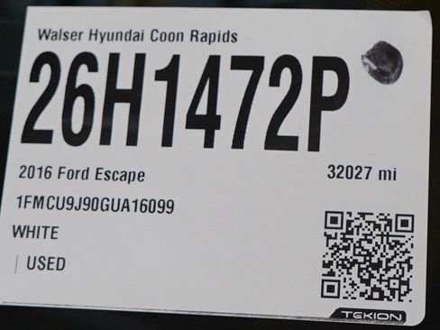 Used 2016 Ford Escape Titanium w/ Canadian Touring Package image 32