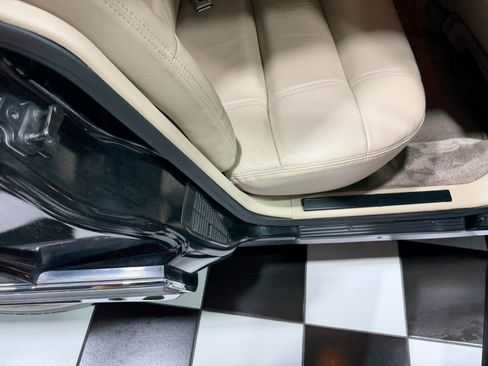Used 1995 Cadillac Fleetwood Brougham RWD image 43