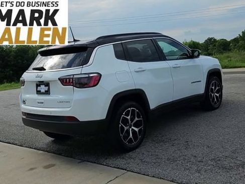 Used 2025 Jeep Compass Limited AWD/4WD image 8