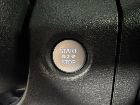 Used 2022 Nissan Frontier PRO-4X w/ Pro-4X Premium Package image 17