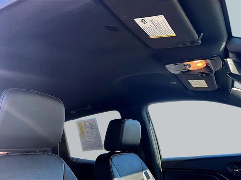 Used 2023 Chevrolet Colorado LT w/ LT Convenience Package III image 19