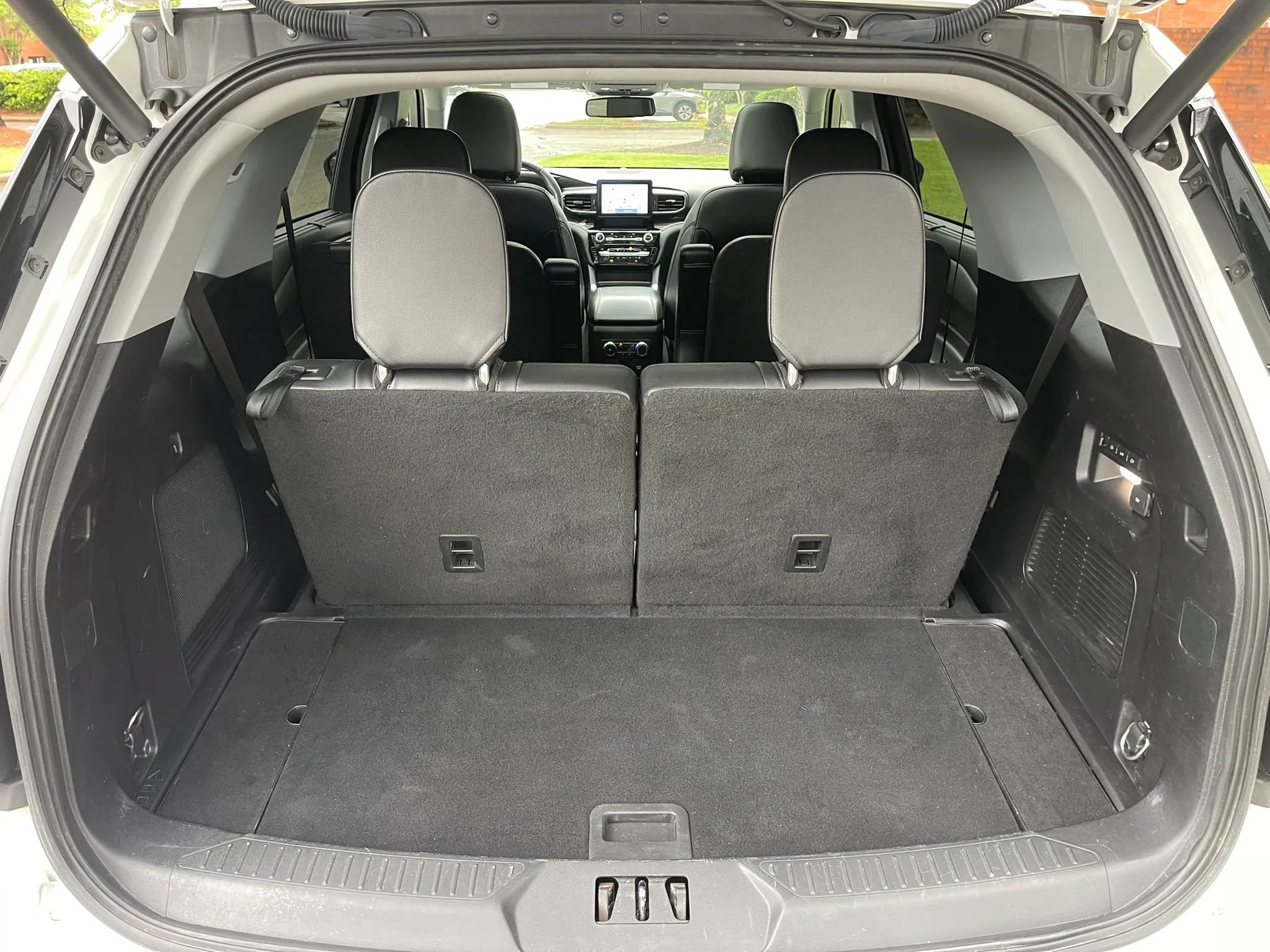 Used 2021 Ford Explorer Limited w/ Hybrid Equipment Group 310A RWD image 15